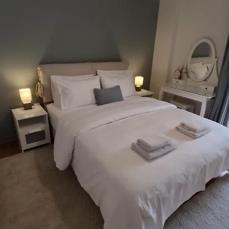 & Comfortable, 70m² In Neos Kosmos Appartamento *