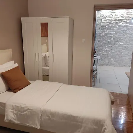 Apartment & Comfortable, 70m² In Neos Kosmos