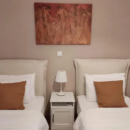 Apartment & Comfortable, 70m² In Neos Kosmos